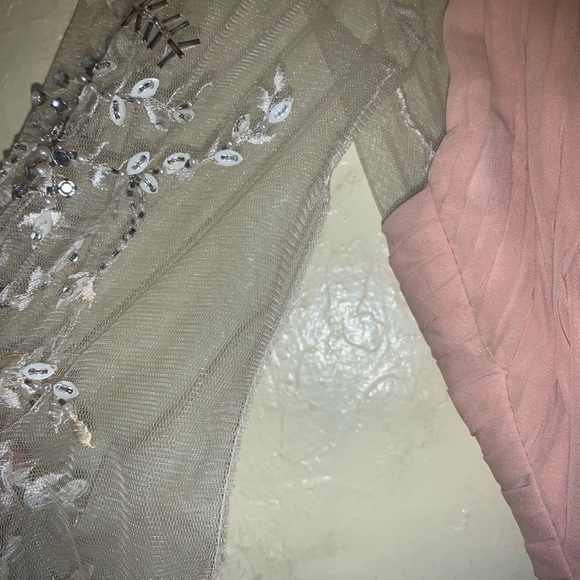 Beautiful light coral formal dress. - Picture 6 of 6